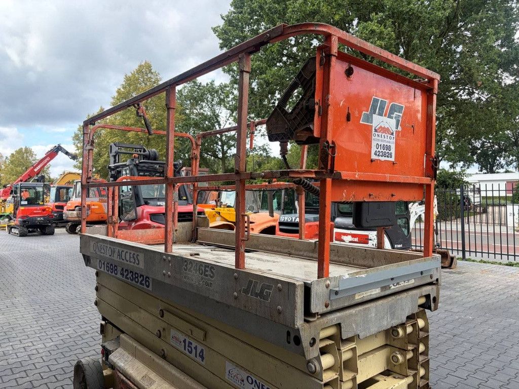 Scissor lift JLG 3246ES Electric 11.68m 2012