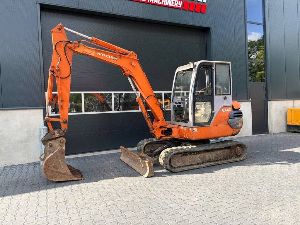 Hitachi EX40-2 Dieselbagger 26,5 kW 1998