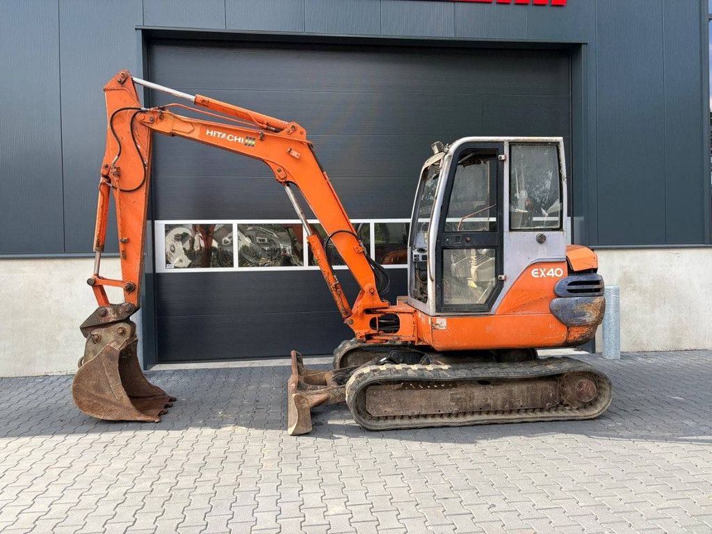 Hitachi EX40-2 Dieselbagger 26,5 kW 1998