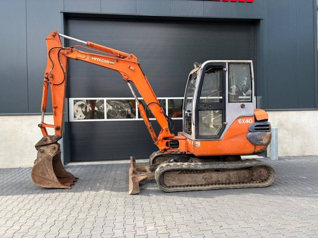 Hitachi EX40-2 Dieselbagger 26,5 kW 1998