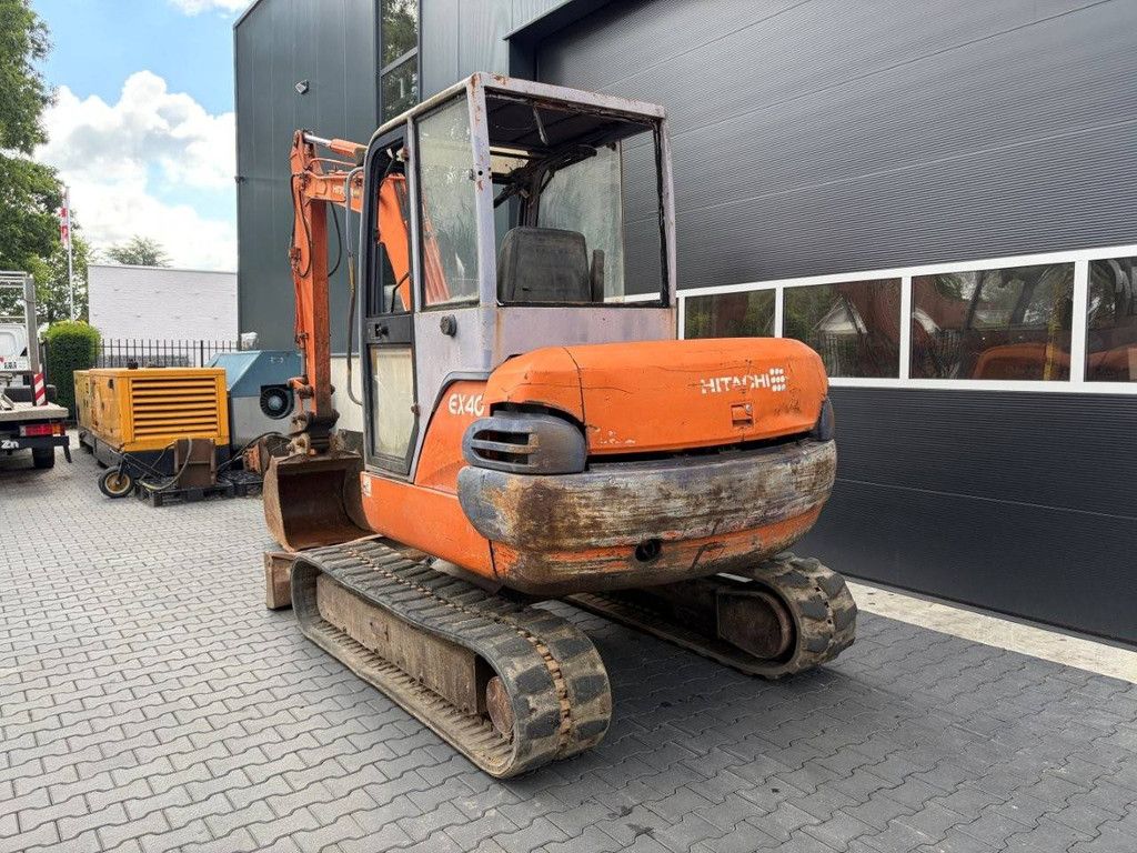 Hitachi EX40-2 Dieselbagger 26,5 kW 1998