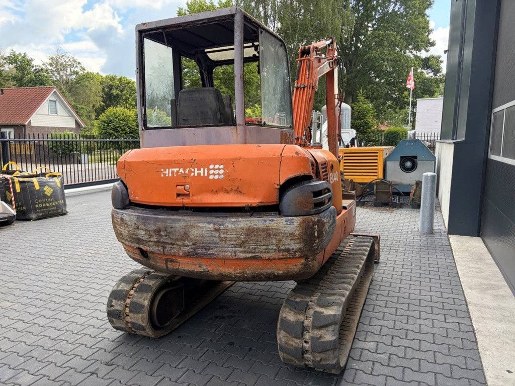 Hitachi EX40-2 Dieselbagger 26,5 kW 1998
