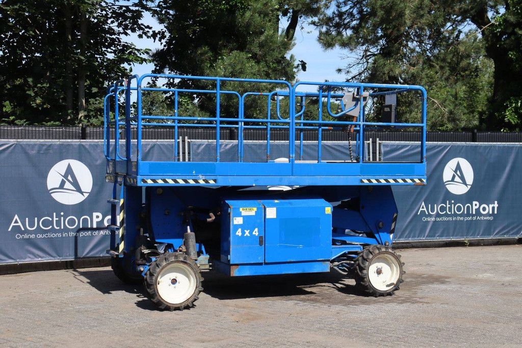 Scherenarbeitsbühne UpRight SL26SL Plus Diesel 680 kg 10 m