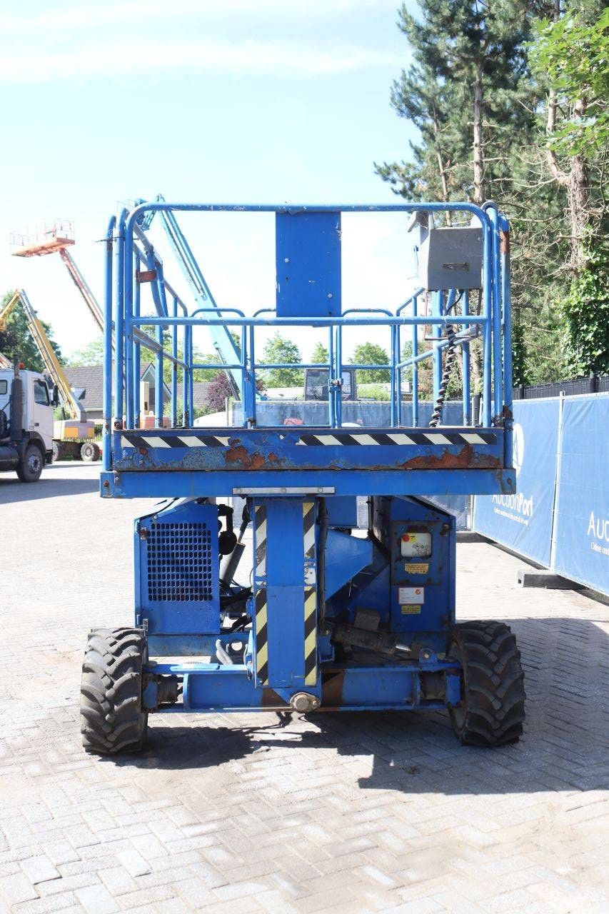 Scherenarbeitsbühne UpRight SL26SL Plus Diesel 680 kg 10 m