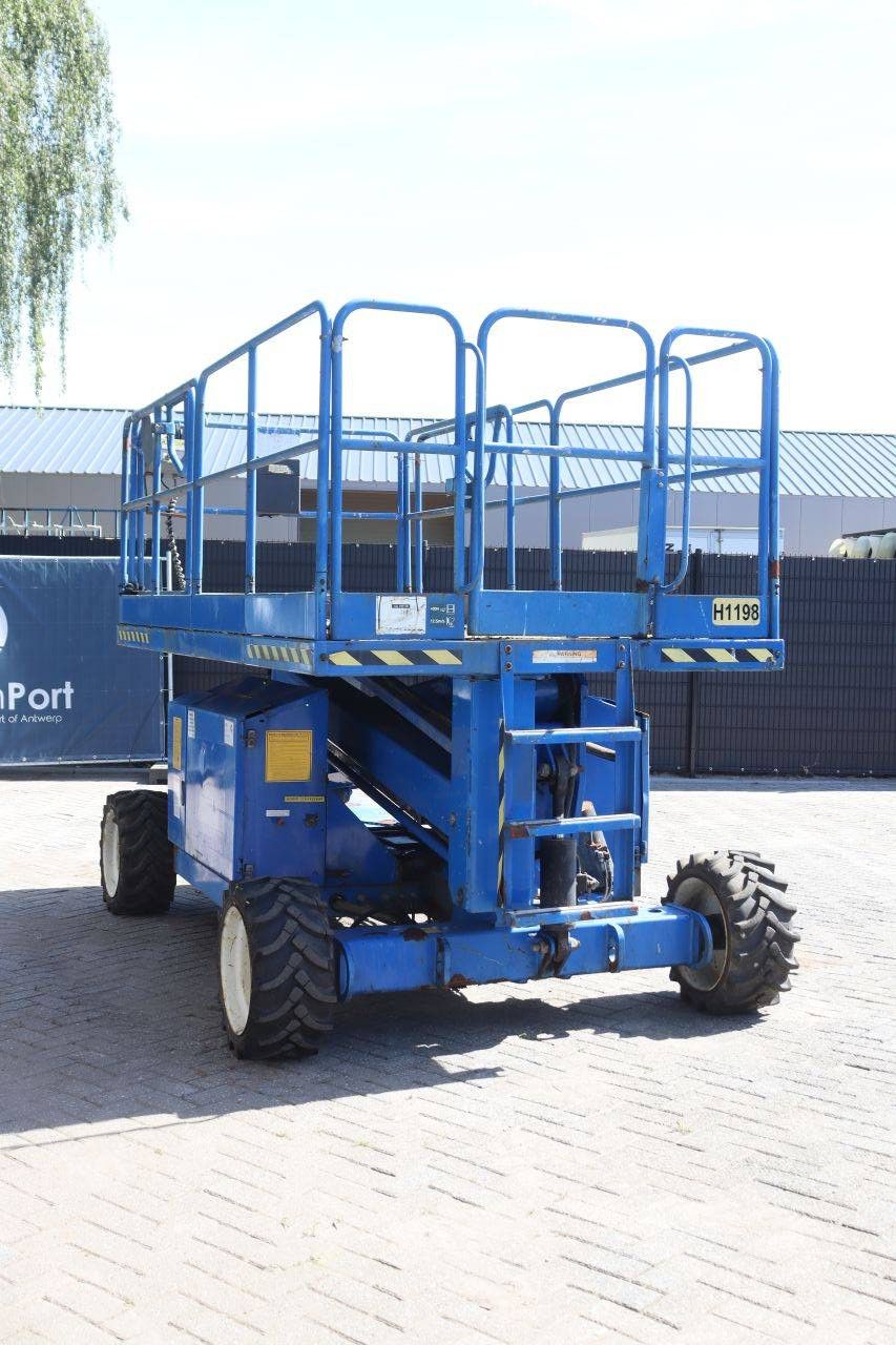 Scherenarbeitsbühne UpRight SL26SL Plus Diesel 680 kg 10 m