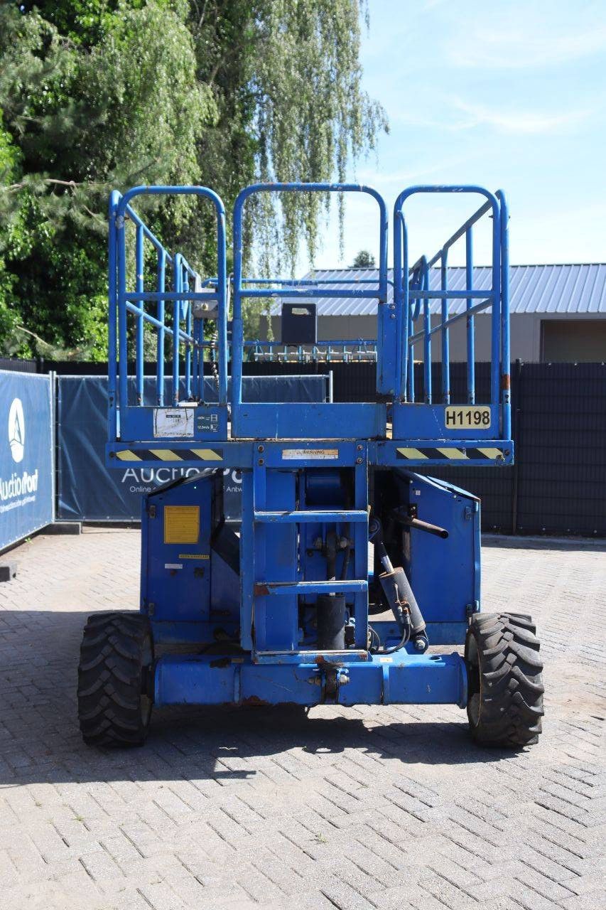 Scherenarbeitsbühne UpRight SL26SL Plus Diesel 680 kg 10 m