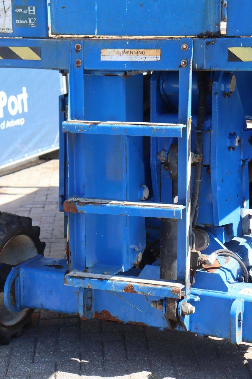 Scherenarbeitsbühne UpRight SL26SL Plus Diesel 680 kg 10 m