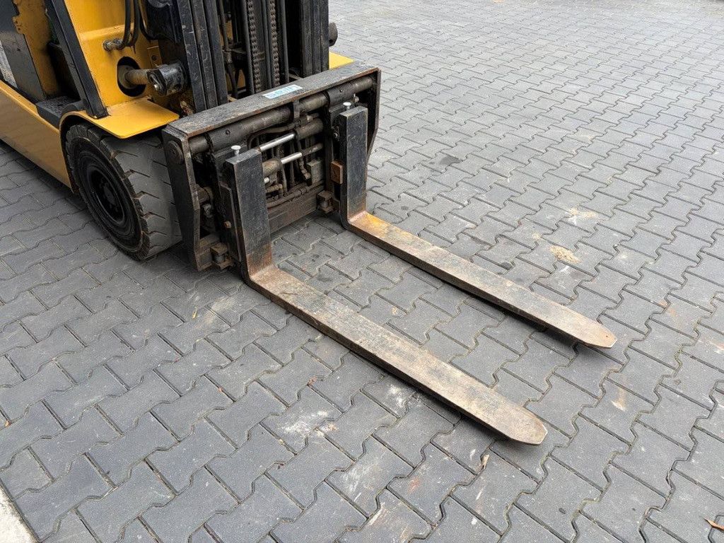 Caterpillar EP25K Elektrogabelstapler 2500 kg 4,75 m 2009