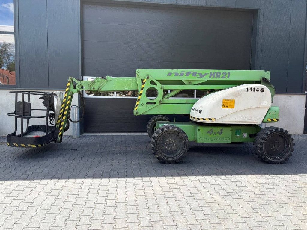 Articulating boom lift Niftylift HR21D 4x4 Diesel 225kg 20.8m 2005