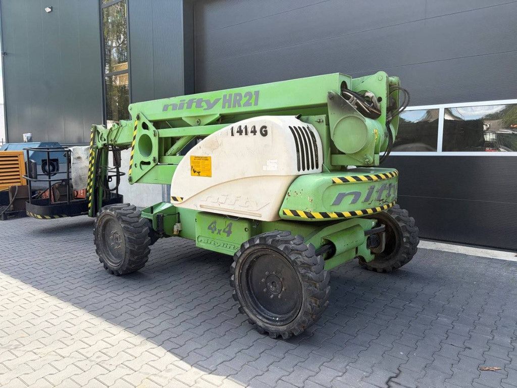 Articulating boom lift Niftylift HR21D 4x4 Diesel 225kg 20.8m 2005