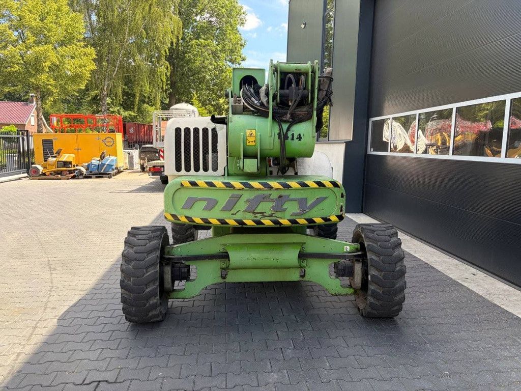 Articulating boom lift Niftylift HR21D 4x4 Diesel 225kg 20.8m 2005