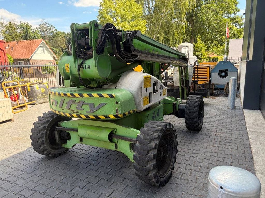 Articulating boom lift Niftylift HR21D 4x4 Diesel 225kg 20.8m 2005