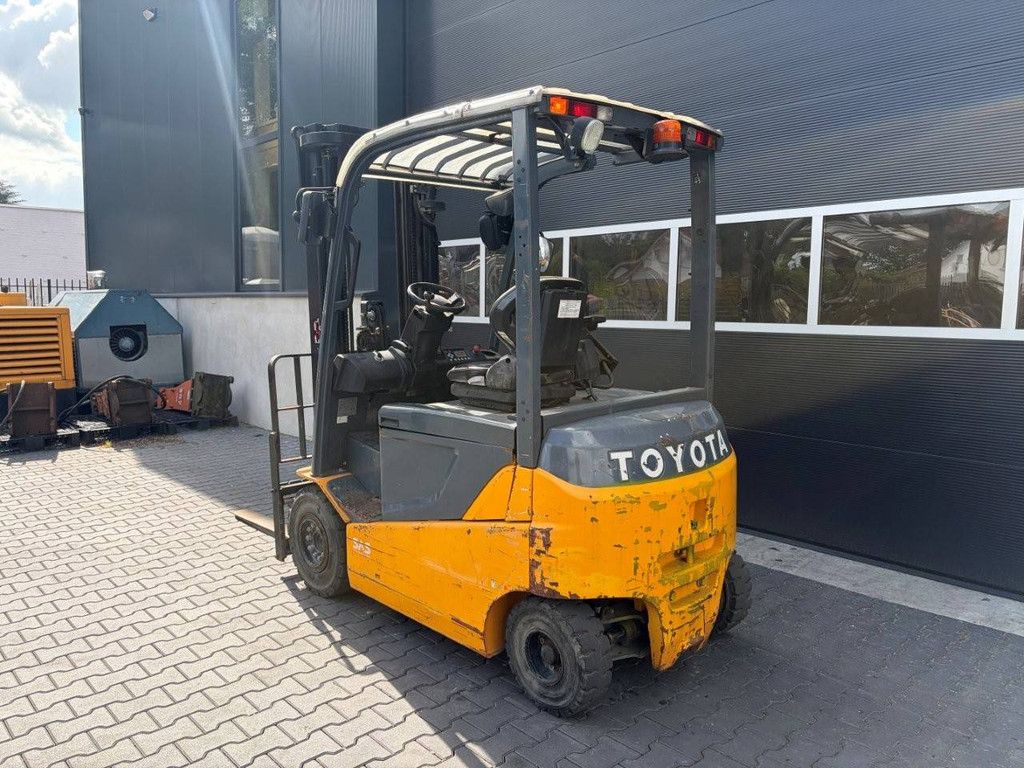 Toyota 8FBMKT25 Elektrogabelstapler 2500 kg 5 m 2016