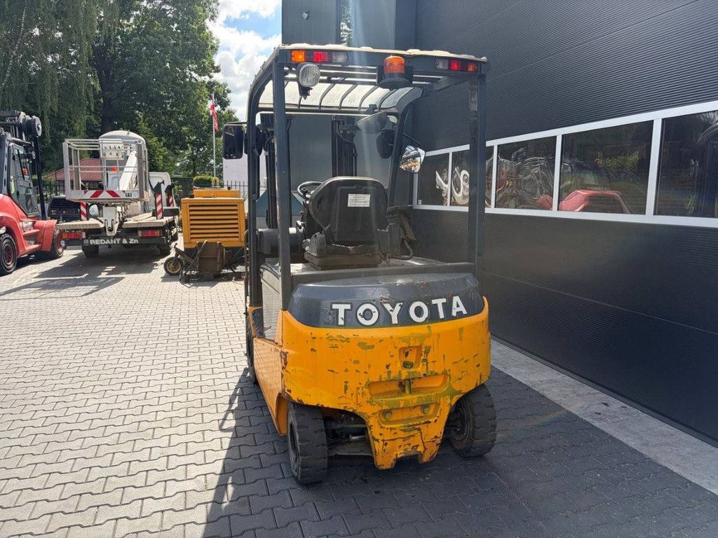 Toyota 8FBMKT25 Elektrogabelstapler 2500 kg 5 m 2016