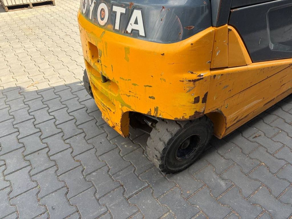Toyota 8FBMKT25 Elektrogabelstapler 2500 kg 5 m 2016