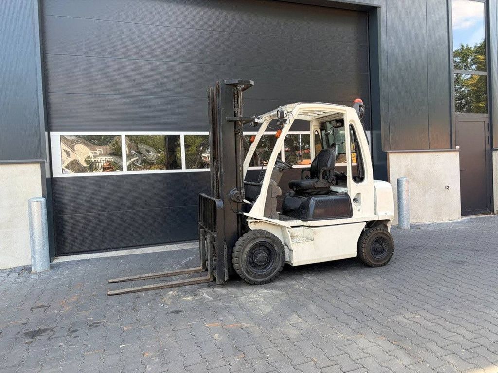UniCarriers Gabelstapler Y1D2A25Q Diesel 1700 kg 5,5 m 2017