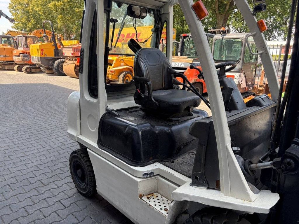 UniCarriers Gabelstapler Y1D2A25Q Diesel 1700 kg 5,5 m 2017