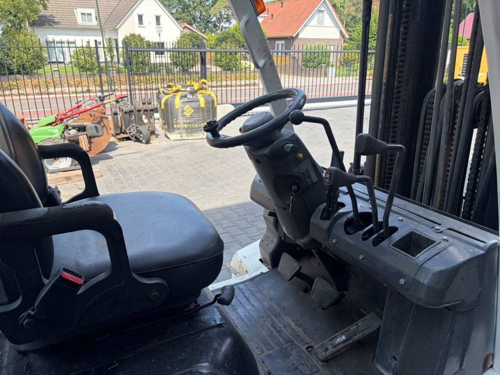 UniCarriers Gabelstapler Y1D2A25Q Diesel 1700 kg 5,5 m 2017