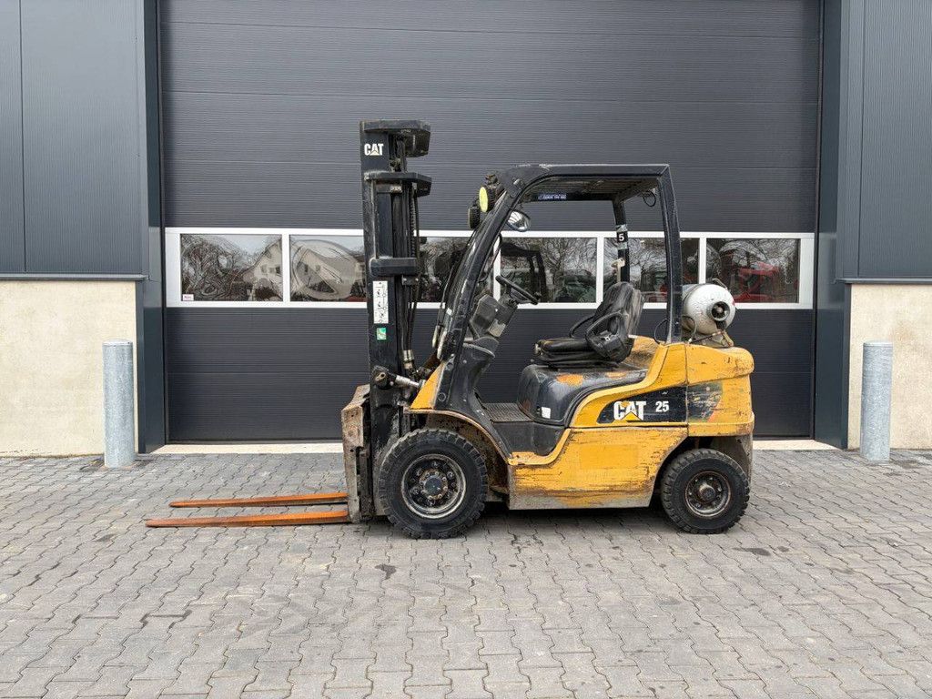 Gabelstapler Caterpillar GP25N LPG 2500kg 2011