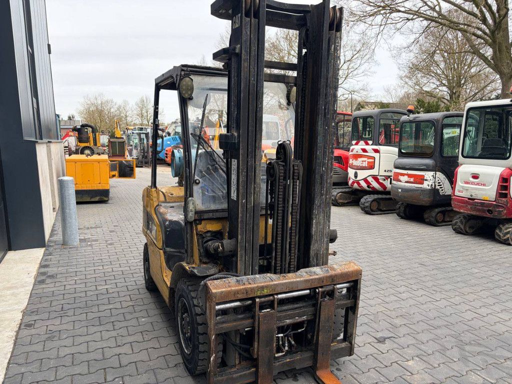 Gabelstapler Caterpillar GP25N LPG 2500kg 2011