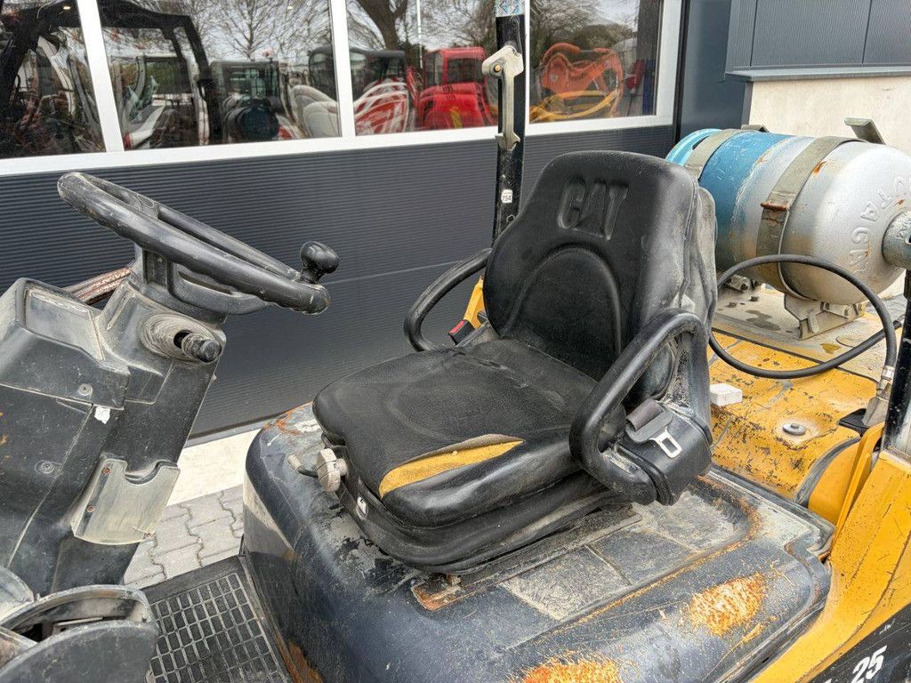 Gabelstapler Caterpillar GP25N LPG 2500kg 2011