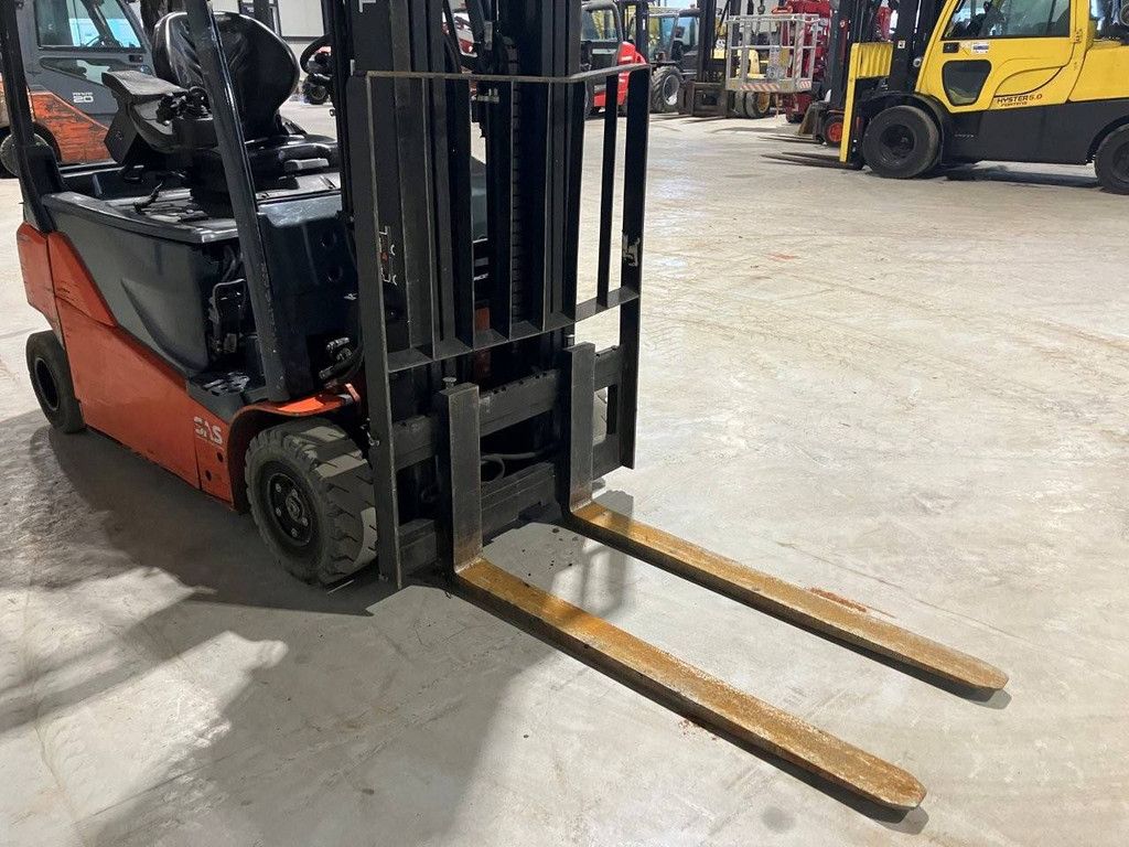 Toyota 8FBM16T Electric Forklift 1600kg 5.5m 2017