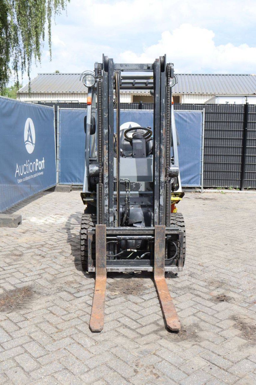 Gabelstapler Nissan PDO1A15PO LPG 1500kg 3,3m 2001