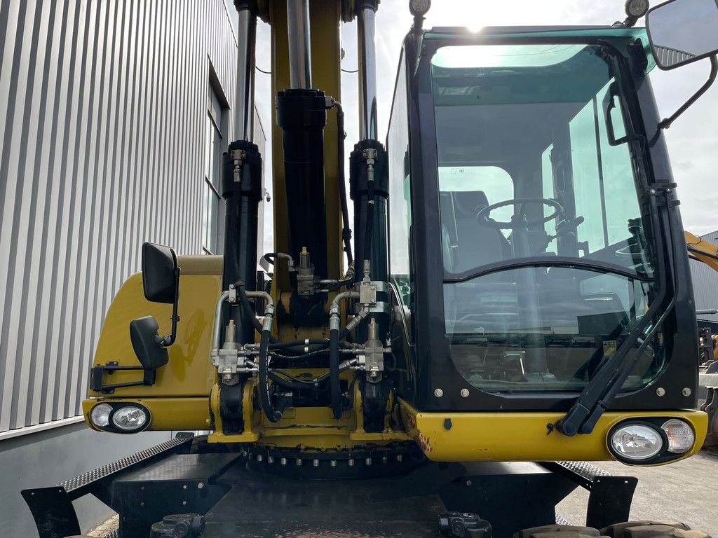 Caterpillar M322D