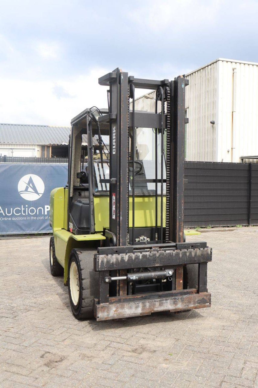 Gabelstapler Clark CGP50 LPG 5000kg 3,3m 2001
