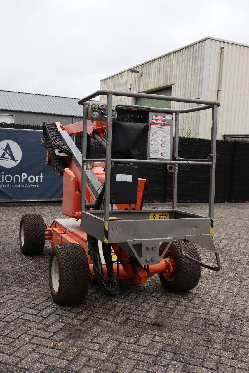 Nifty HR12NE Electric Articulated Boom Lift 200kg 12.2m 2015