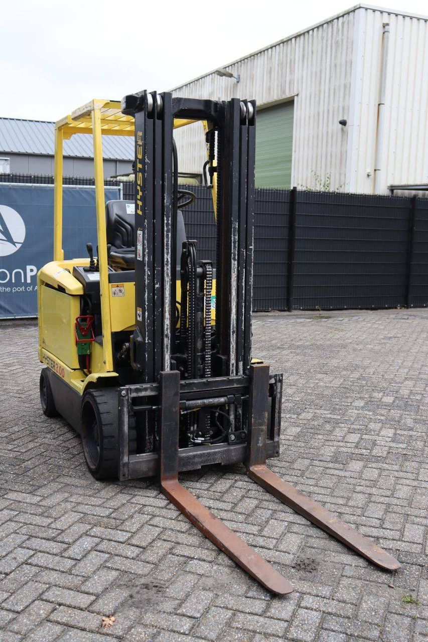 Gabelstapler Hyster E3.00XM-847 Elektro 2570 kg 4,7 m 2002