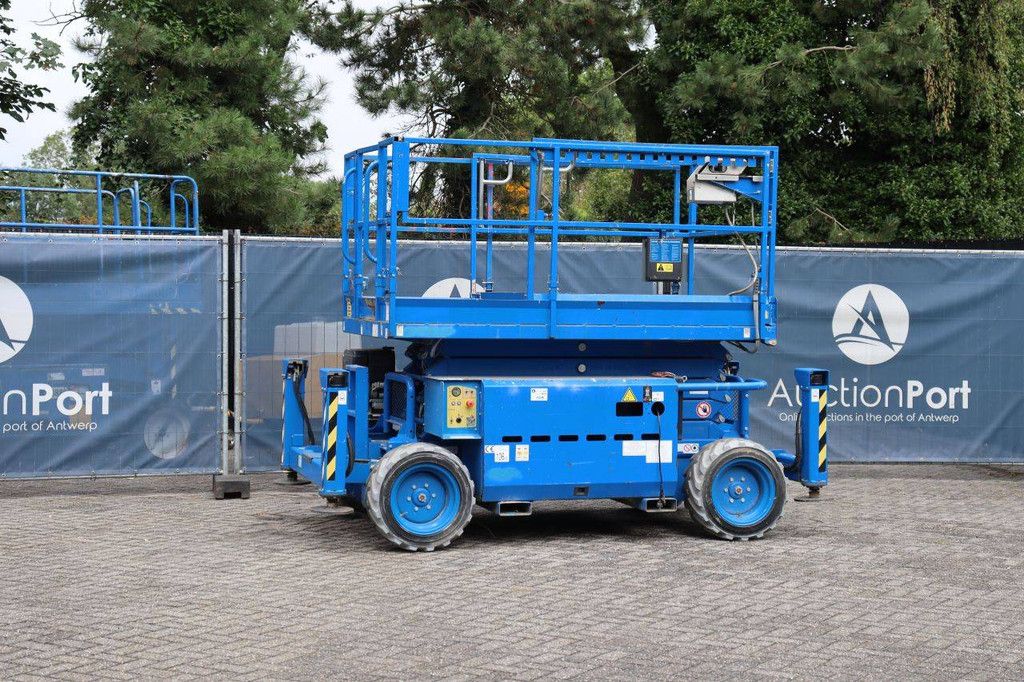 Skyjack SJ6832RTE Scherenbühne Elektro+Diesel 454 kg 11,7 m 2017