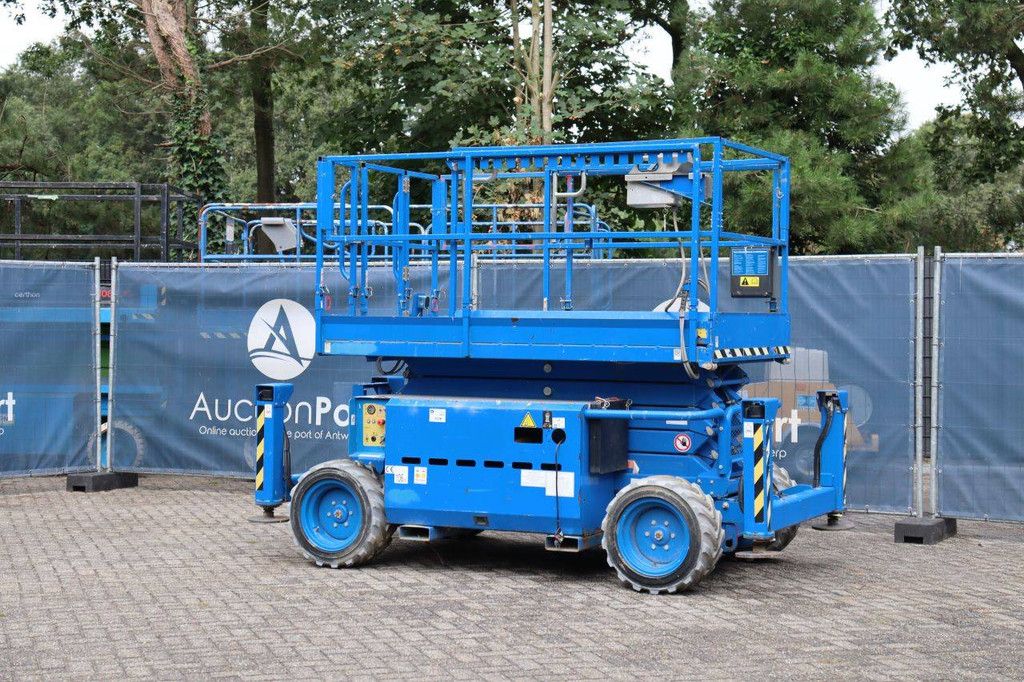 Skyjack SJ6832RTE Scherenbühne Elektro+Diesel 454 kg 11,7 m 2017