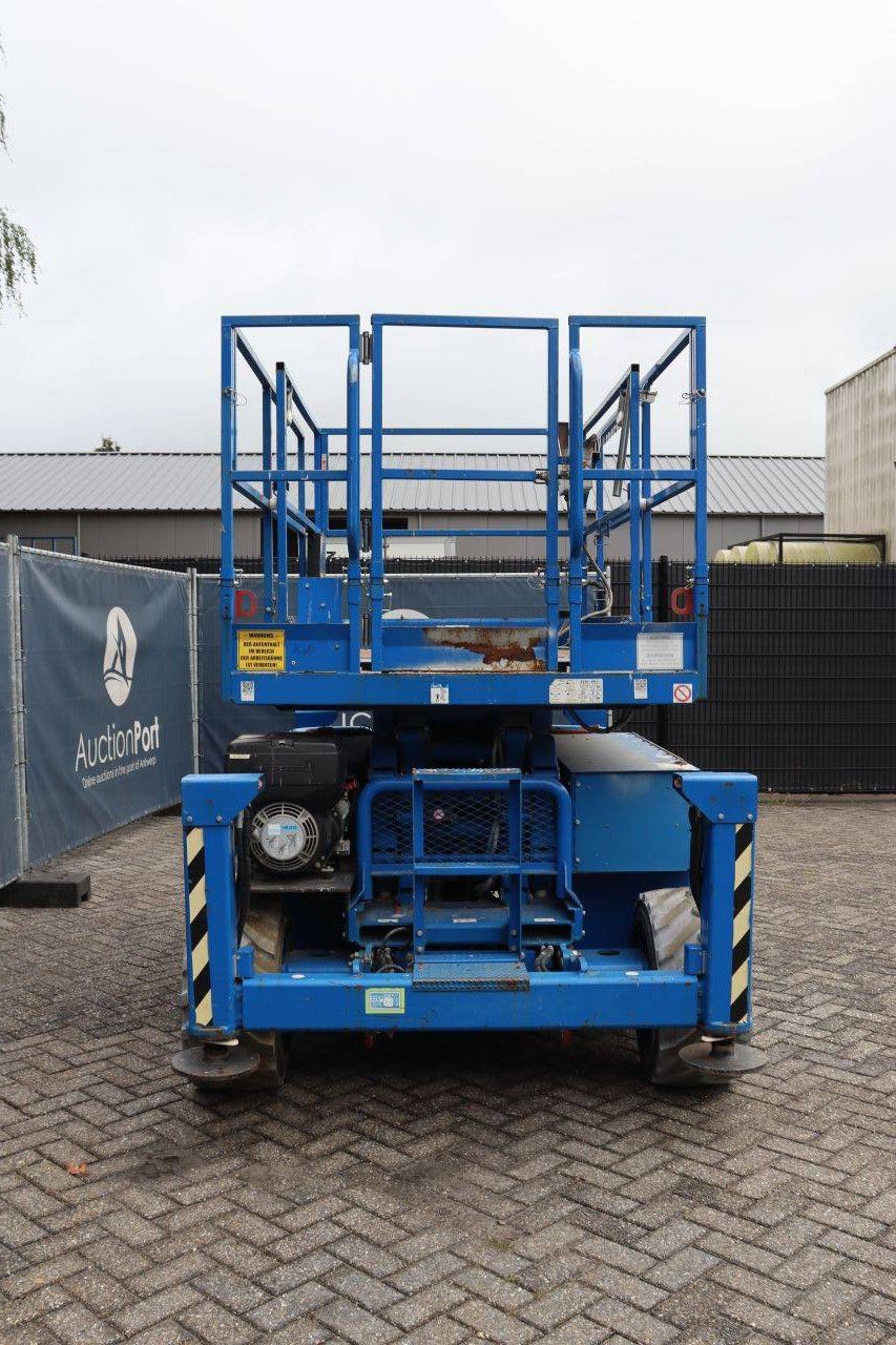 Skyjack SJ6832RTE Scherenbühne Elektro+Diesel 454 kg 11,7 m 2017