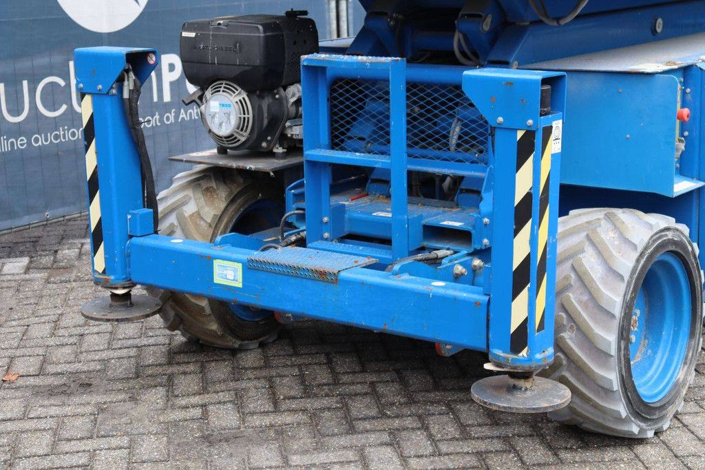 Skyjack SJ6832RTE Scherenbühne Elektro+Diesel 454 kg 11,7 m 2017