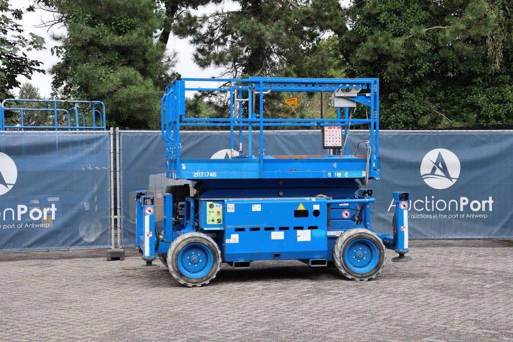 Skyjack SJ6832RTE Scherenbühne Elektro+Diesel 454 kg 11,7 m 2017