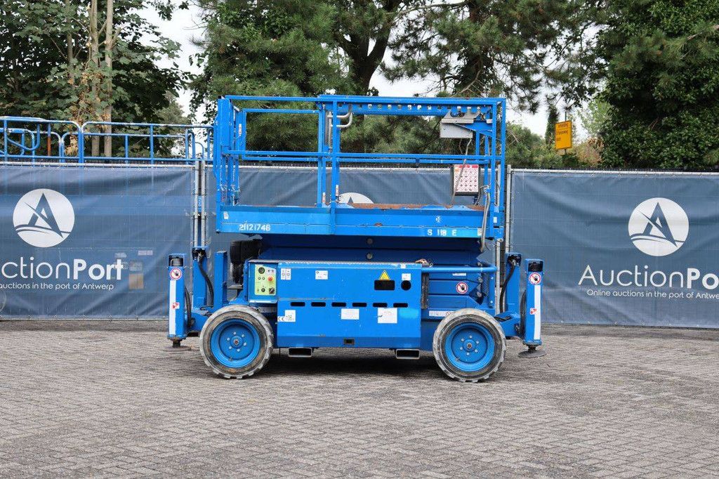 Skyjack SJ6832RTE Scherenbühne Elektro+Diesel 454 kg 11,7 m 2017