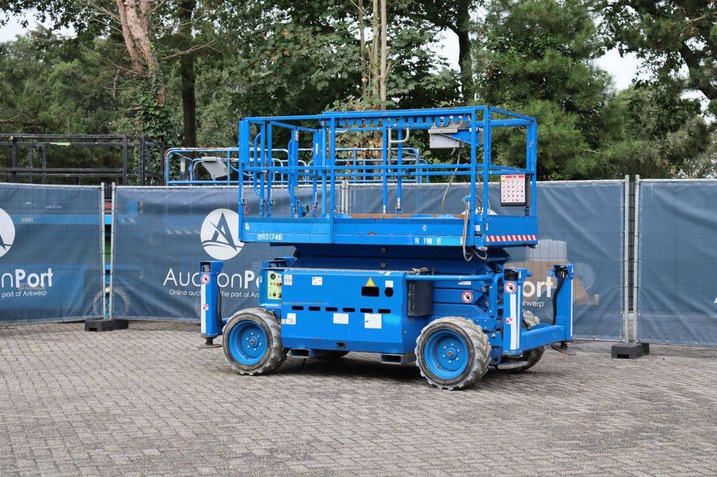 Skyjack SJ6832RTE Scherenbühne Elektro+Diesel 454 kg 11,7 m 2017