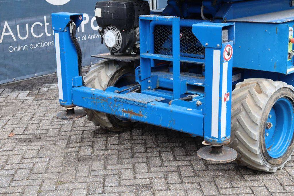 Skyjack SJ6832RTE Scherenbühne Elektro+Diesel 454 kg 11,7 m 2017