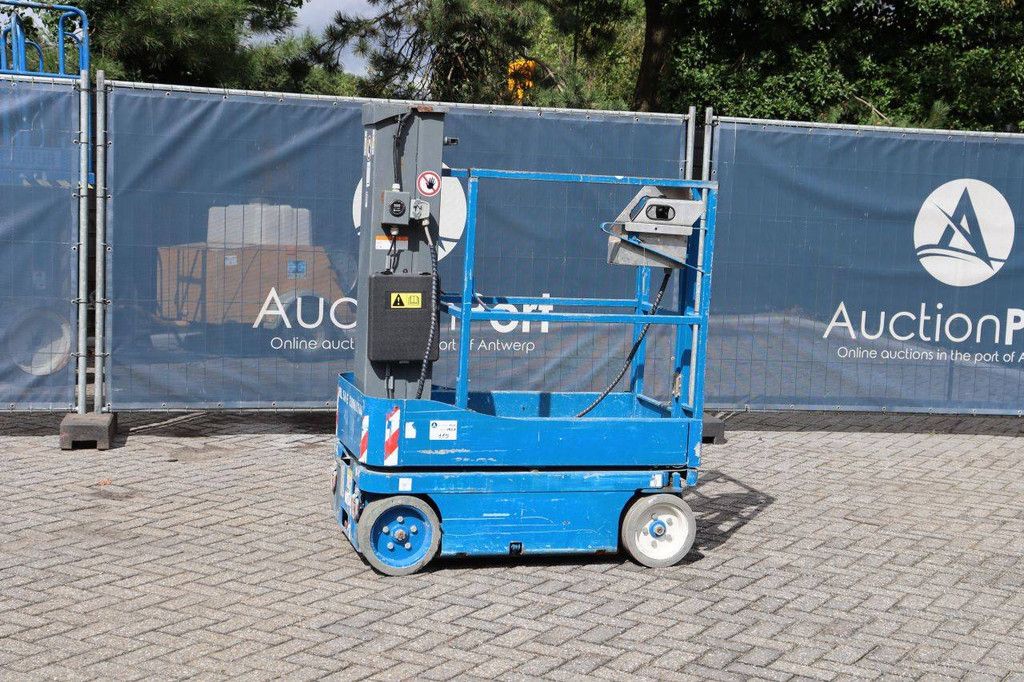 Skyjack SJ12 Elektrischer Mastlift 227 kg 5,6 m 2015