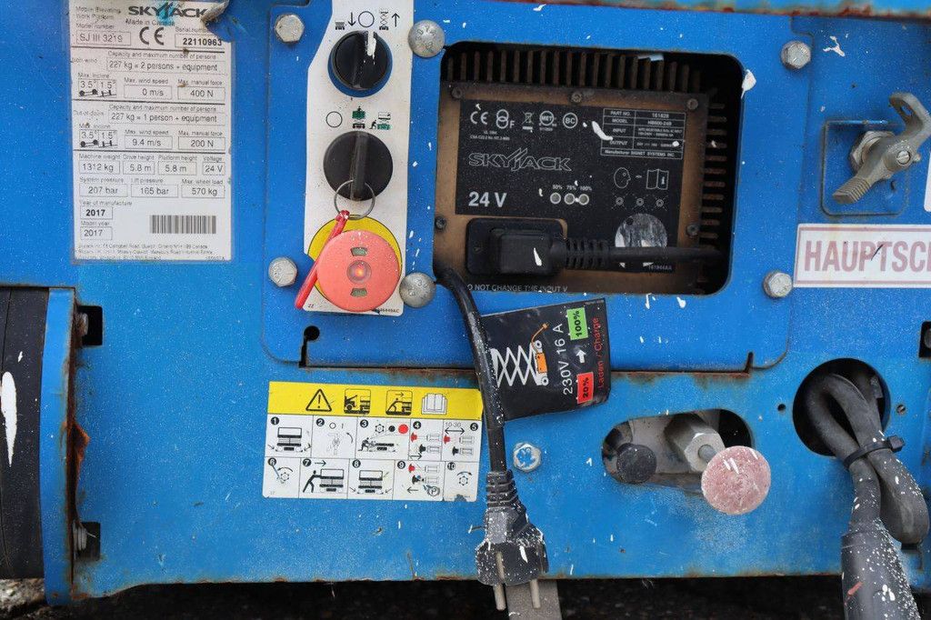Skyjack SJ III Scherenarbeitsbühne 3219 Elektrisch 227 kg 7,8 m 2017