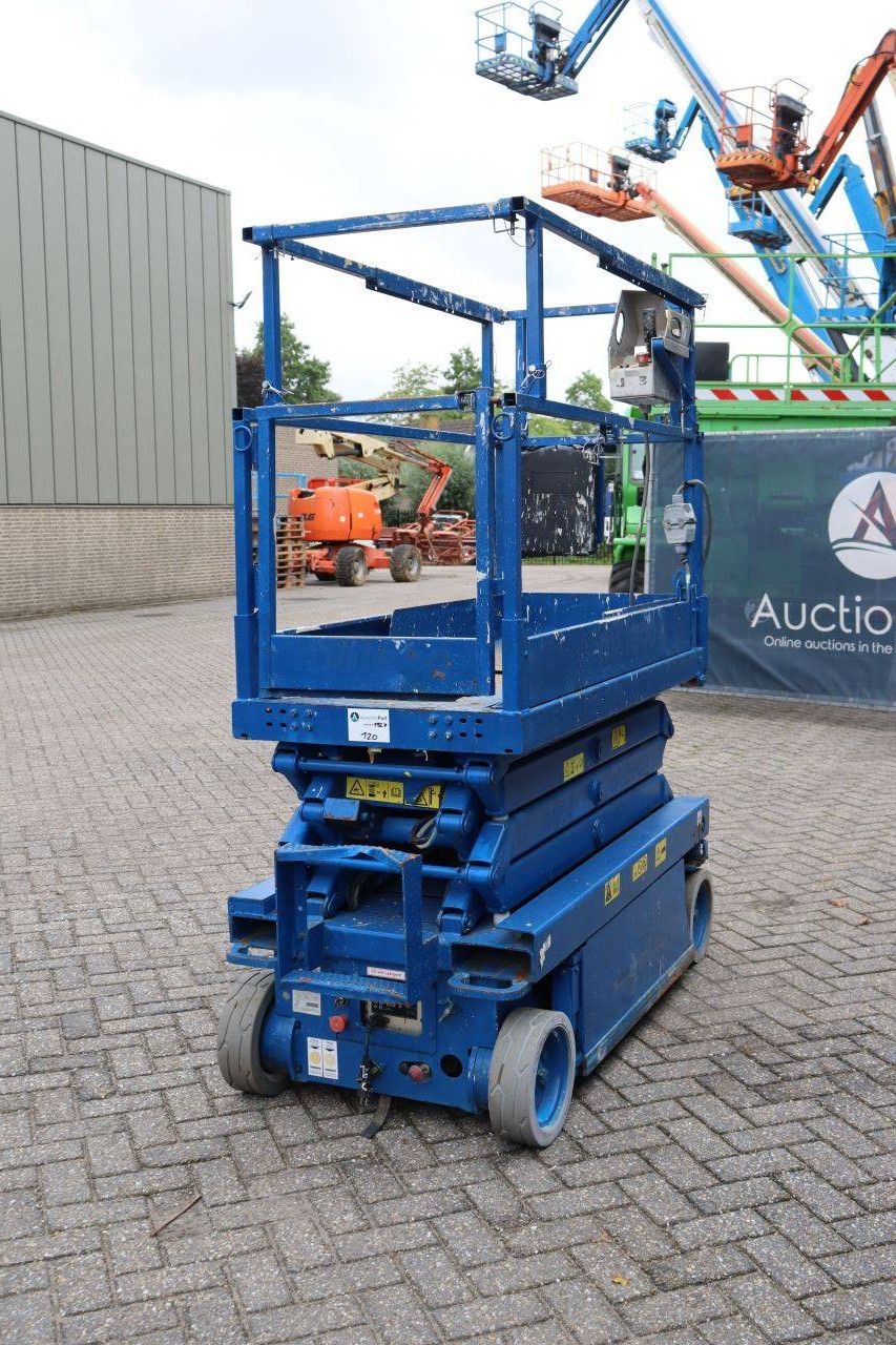 Skyjack SJ III Scherenarbeitsbühne 3219 Elektrisch 227 kg 7,8 m 2017