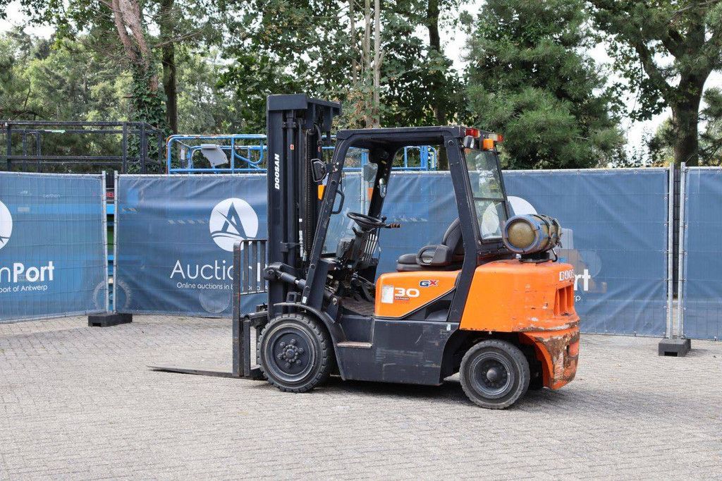 Doosan G30G LPG-Gabelstapler 3000 kg 5,9 m 2015