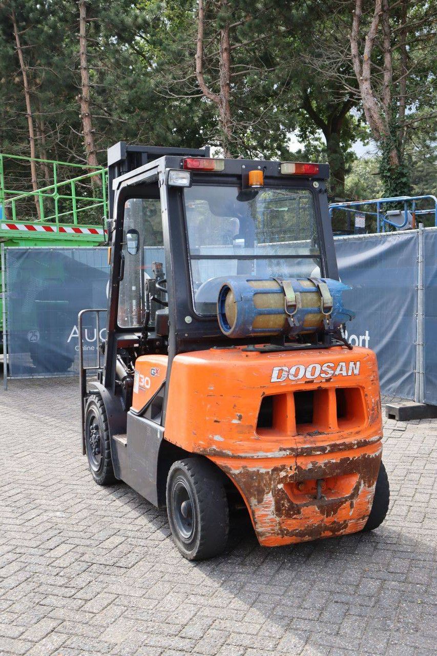 Doosan G30G LPG-Gabelstapler 3000 kg 5,9 m 2015