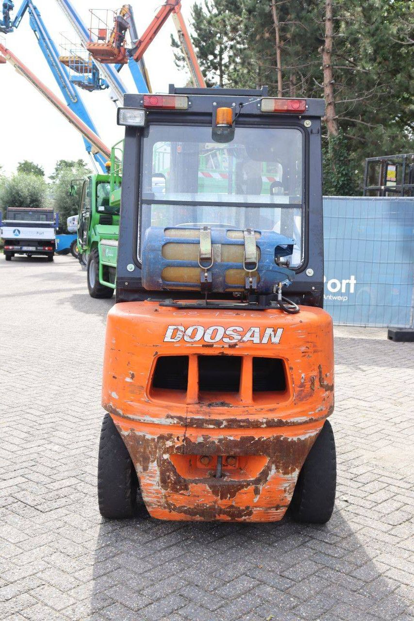 Doosan G30G LPG-Gabelstapler 3000 kg 5,9 m 2015