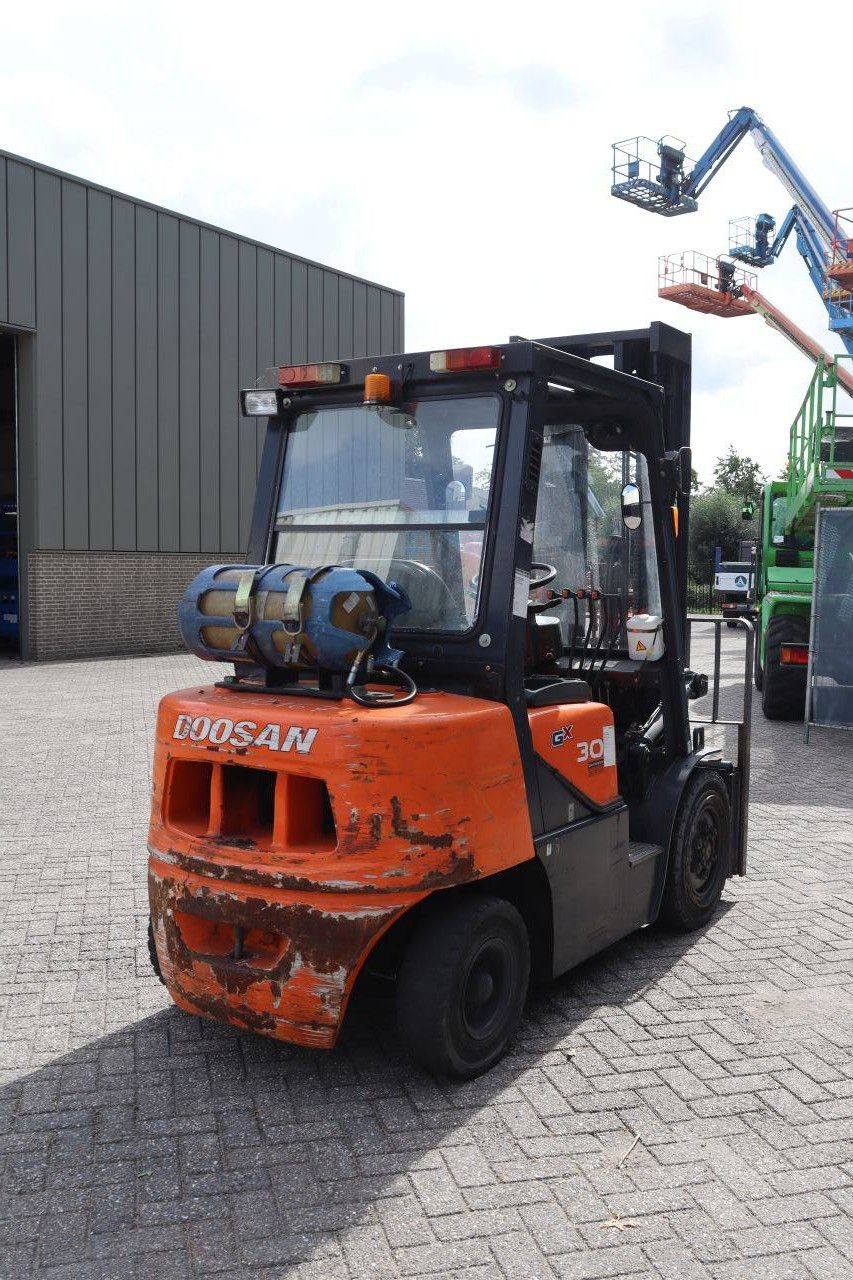 Doosan G30G LPG-Gabelstapler 3000 kg 5,9 m 2015