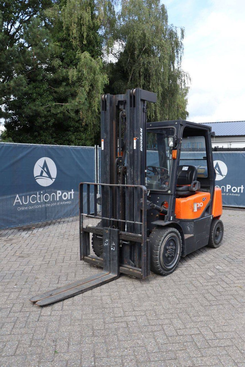 Doosan G30G LPG-Gabelstapler 3000 kg 5,9 m 2015