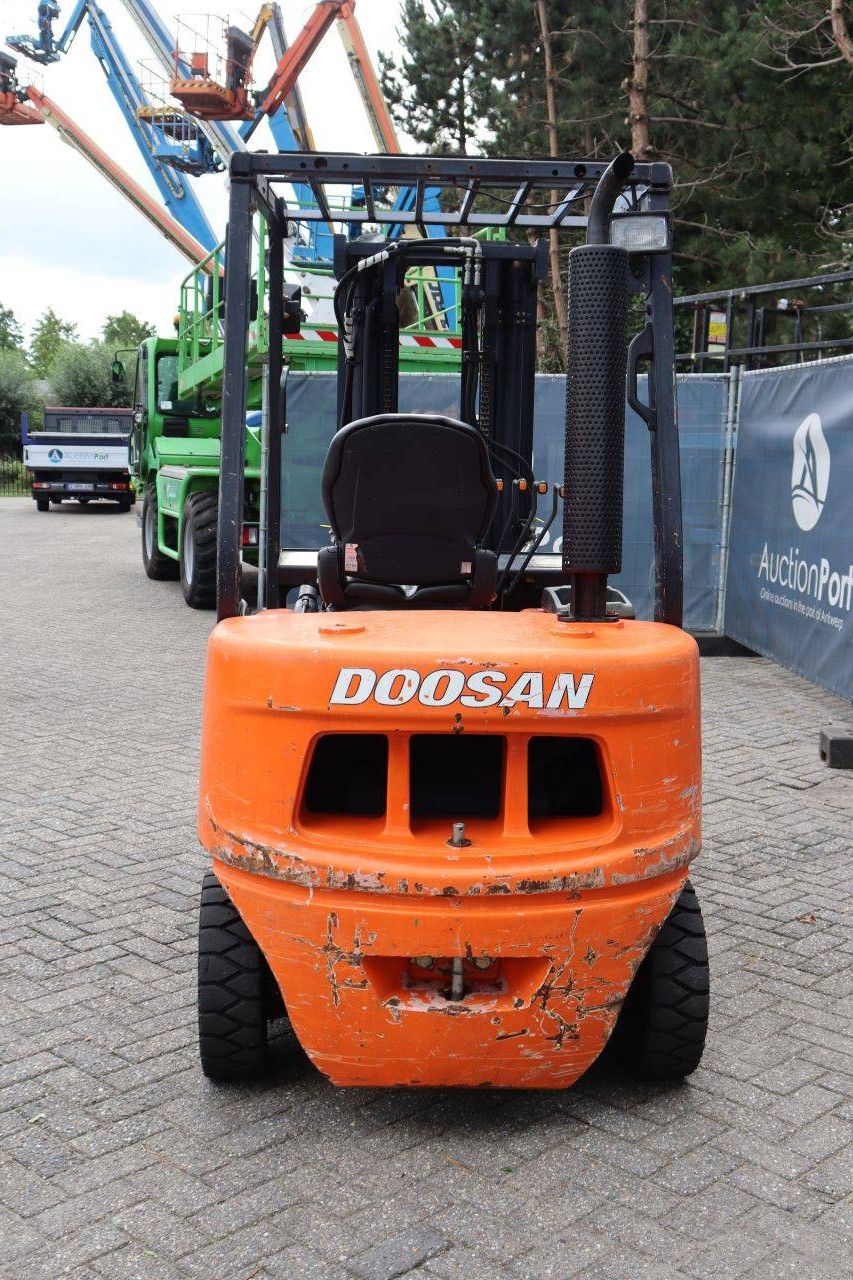Gabelstapler Doosan D25G Diesel 2500kg 5,9m 2016