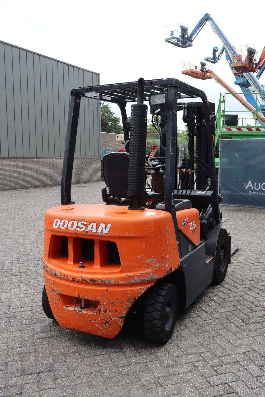 Gabelstapler Doosan D25G Diesel 2500kg 5,9m 2016
