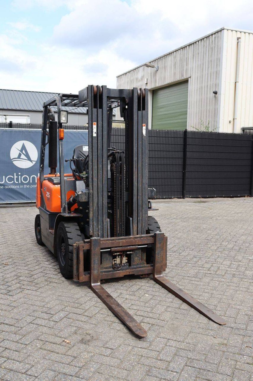 Gabelstapler Doosan D25G Diesel 2500kg 5,9m 2016